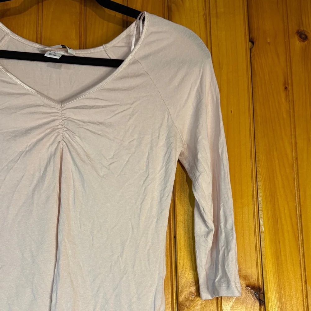 H&M Blush Pink Long Sleeve V-Neck Top - Picture 7 of 8